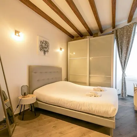 L'alcove, Au Centre De * Dijon