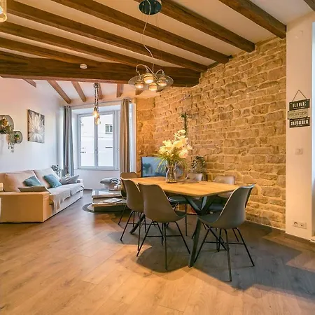 L'alcove, Au Centre De Apartmán *