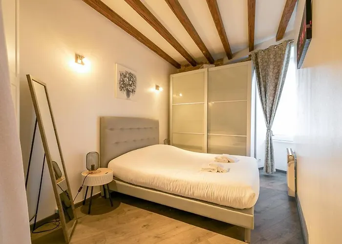 L'alcove, Au Centre De * Dijon